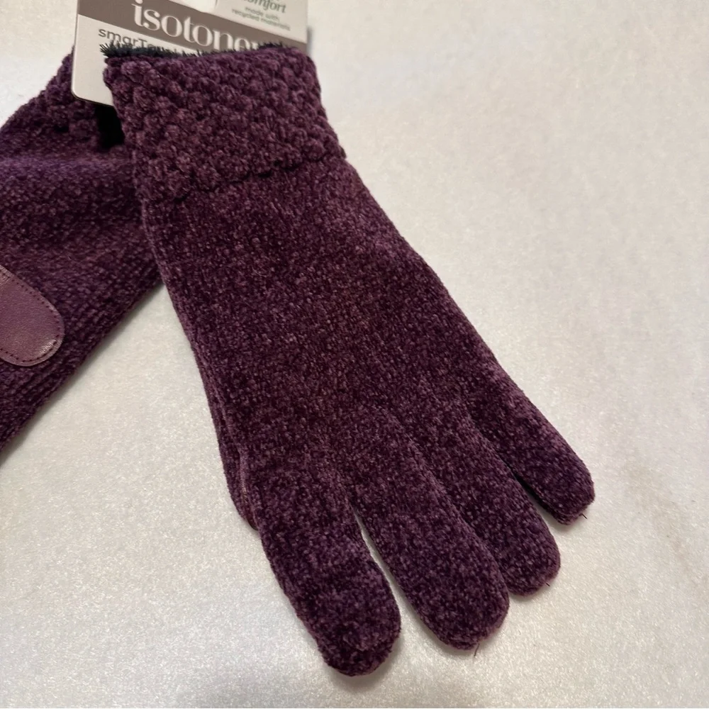 Women’s Isotoner Gloves - Picture 3 of 7